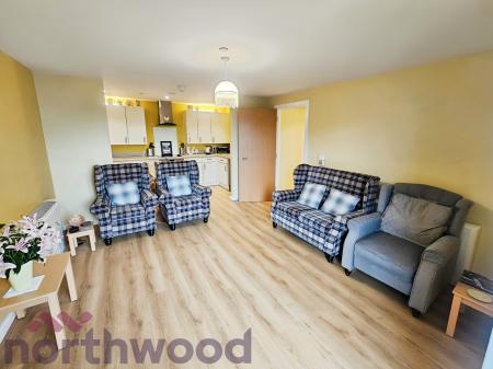 2 bedroom Flat for sale in Harpers Road, Warrington, Padgate, WA2