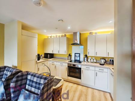 2 bedroom Flat for sale in Harpers Road, Warrington, Padgate, WA2