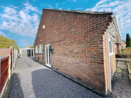 2 bedroom Bungalow for sale in Rozel Crescent, Great Sankey, Warrington, WA5