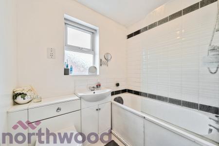 3 bedroom Semi-detached house for sale in Hornchurch Drive, Warrington, Great Sankey, WA5