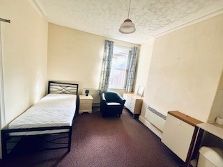 1 bedroom Terraced House to let in Arpley Street, Warrington, WA1