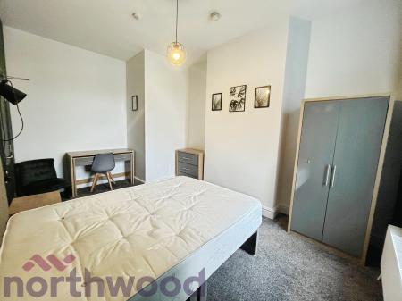 1 bedroom House share to let in 1 Wynne Road, St Helens, WA10