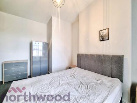 1 bedroom House share to let in 1 Wynne Road, St Helens, WA10