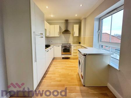 2 bedroom Flat to let in Palmyra Square North, Warrington, WA1