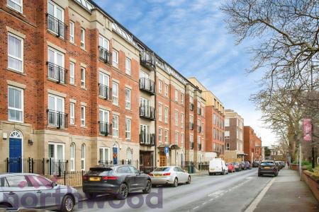 2 bedroom Flat to let in Palmyra Square North, Warrington, WA1