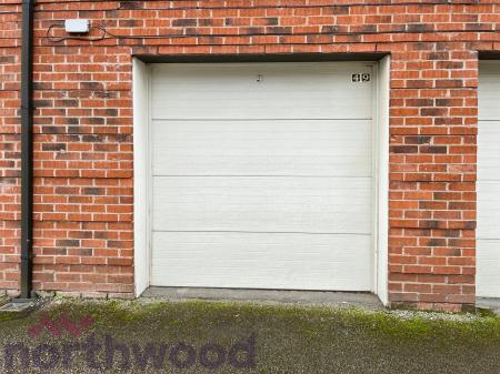 2 bedroom Flat to let in Palmyra Square North, Warrington, WA1