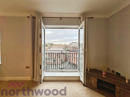 2 bedroom Flat to let in Palmyra Square North, Warrington, WA1
