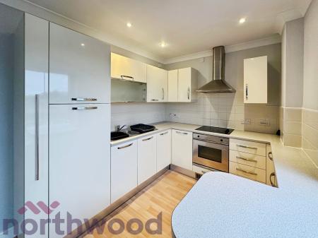 2 bedroom Flat to let in Palmyra Square North, Warrington, WA1