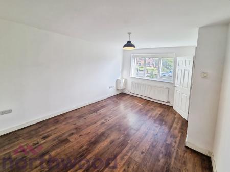 2 bedroom Semi-detached house to let in Capesthorne, Warrington, WA2