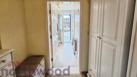 4 bedroom Semi-detached house for sale in Stainbridge Close, Warrington, Great Sankey, WA5