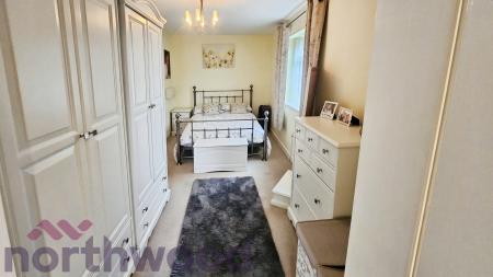 4 bedroom Semi-detached house for sale in Stainbridge Close, Warrington, Great Sankey, WA5