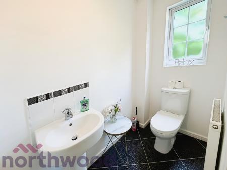 1 bedroom House share to let in Firth Boulevard, Warrington, WA2