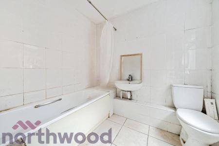 4 bedroom Terraced House for sale in Hanover Street, Warrington, WA1