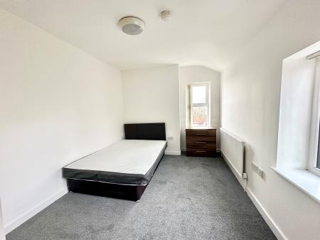 1 bedroom House share to let in 1 Wynne Road, St Helens, WA10