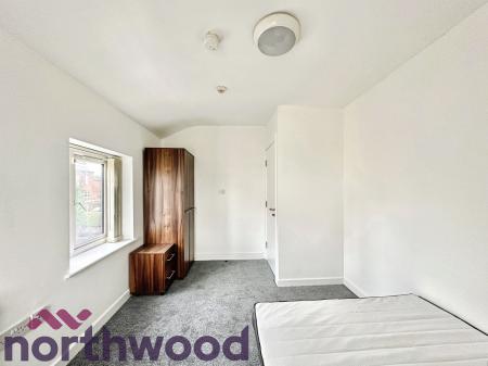 1 bedroom House share to let in 1 Wynne Road, St Helens, WA10