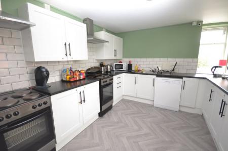 1 bedroom House share to let in 1 Wynne Road, St Helens, WA10