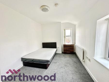 1 bedroom House share to let in 1 Wynne Road, St Helens, WA10