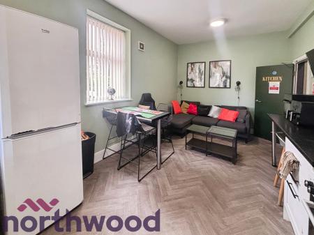 1 bedroom House share to let in 1 Wynne Road, St Helens, WA10