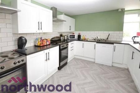 1 bedroom House share to let in 1 Wynne Road, St Helens, WA10