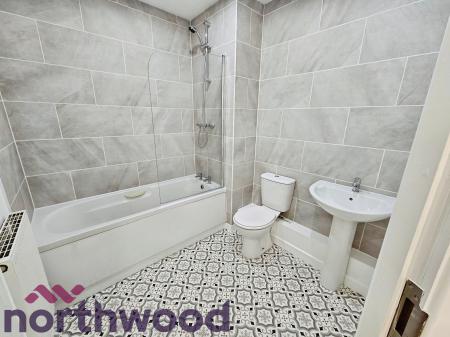 2 bedroom Flat to let in Orchard Street, Warrington, WA1