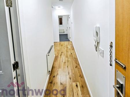 2 bedroom Flat to let in Orchard Street, Warrington, WA1