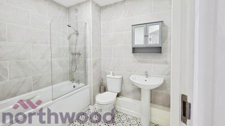 2 bedroom Flat to let in Orchard Street, Warrington, WA1