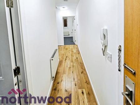 2 bedroom Flat to let in Orchard Street, Warrington, WA1