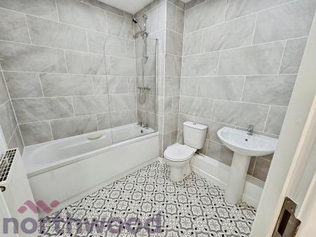 2 bedroom Flat to let in Orchard Street, Warrington, WA1