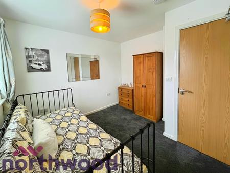 5 bedroom House share to let in Firth Boulevard, Warrington, WA2