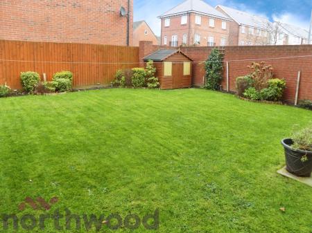 5 bedroom House share to let in Firth Boulevard, Warrington, WA2