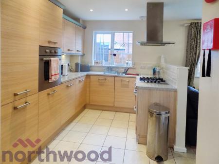 5 bedroom House share to let in Firth Boulevard, Warrington, WA2