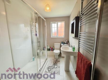 5 bedroom House share to let in Firth Boulevard, Warrington, WA2