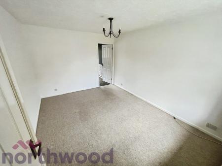 2 bedroom Semi-detached house to let in Ellesworth Close, Old Hall, Warrington, WA5