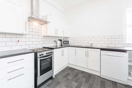 1 bedroom House share to let in 1 Wynne Road, St Helens, WA10