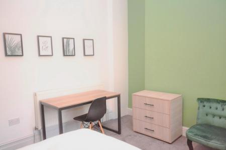 1 bedroom House share to let in 1 Wynne Road, St Helens, WA10