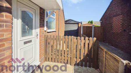 3 bedroom Bungalow to let in Gainsborough Road, Warrington, WA4