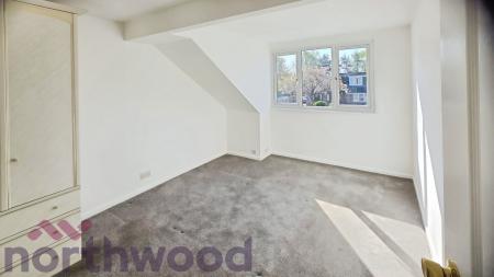3 bedroom Bungalow to let in Gainsborough Road, Warrington, WA4