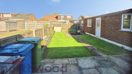 3 bedroom Bungalow to let in Gainsborough Road, Warrington, WA4