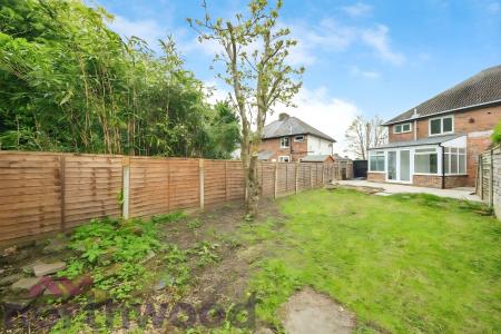 3 bedroom Semi-detached house to let in Kings Road, Warrington, Golborne, WA3