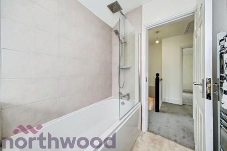 3 bedroom Semi-detached house to let in Kings Road, Warrington, Golborne, WA3