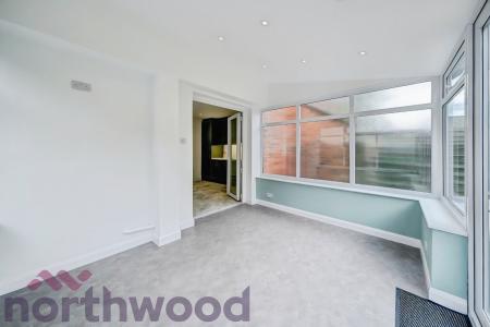 3 bedroom Semi-detached house to let in Kings Road, Warrington, Golborne, WA3