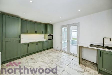 3 bedroom Semi-detached house to let in Kings Road, Warrington, Golborne, WA3