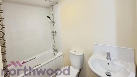 3 bedroom Semi-detached house to let in Castlefields Avenue East, Runcorn, Castlefields, WA7