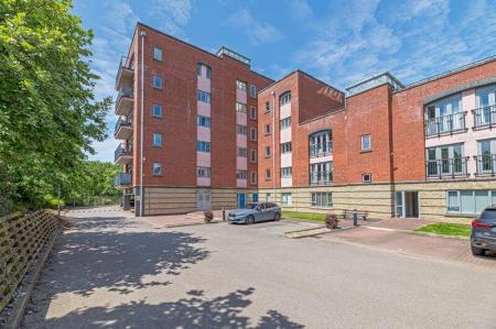 1 bedroom Flat to let in Cantilever Gardens, Warrington, WA4