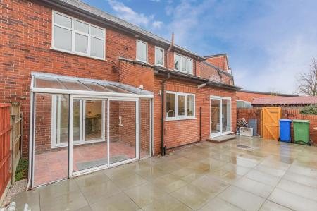 1 bedroom House share to let in Highfield Avenue, Great Sankey, Warrington, WA5