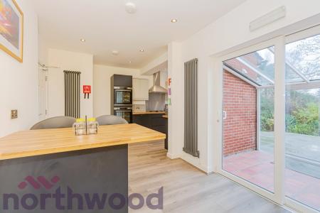 1 bedroom House share to let in Highfield Avenue, Great Sankey, Warrington, WA5