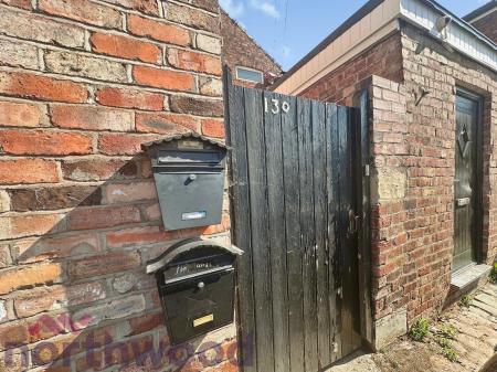 1 bedroom Flat to let in Sankey Street, Warrington, WA1