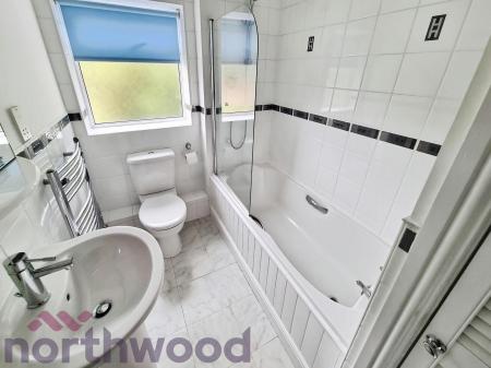2 bedroom Semi-detached house to let in Freshwater Close, Great Sankey, Warrington, WA5