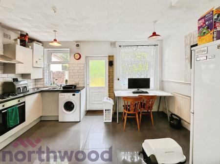 2 bedroom Terraced House to let in Ellen Street, Bewsey, WA5