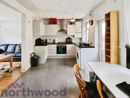 2 bedroom Terraced House to let in Ellen Street, Bewsey, WA5